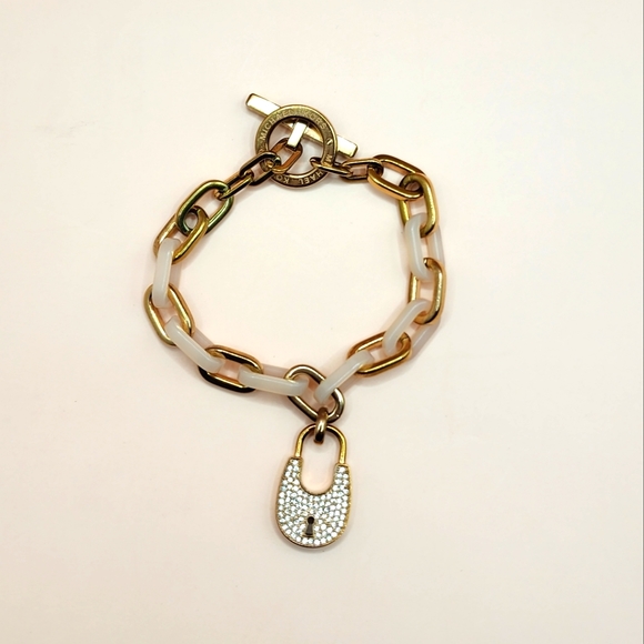 Michael Kors Rose Gold Toggle Bracelet With Lock Charm - Picture 3 of 9
